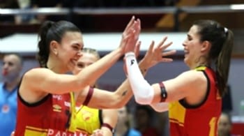 Göztepe evinde Vakıfbank'la oynuyor